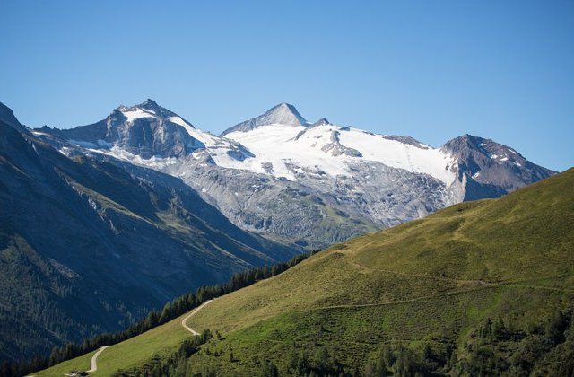 Blick auf den Hintertuxer Gletscher Blick auf den Hintertuxer Gletscher