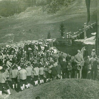Entweihung des Magnesitwerks Mai 1927 © Archiv Franz Berger Entweihung des Magnesitwerks Mai 1927 © Archiv Franz Berger