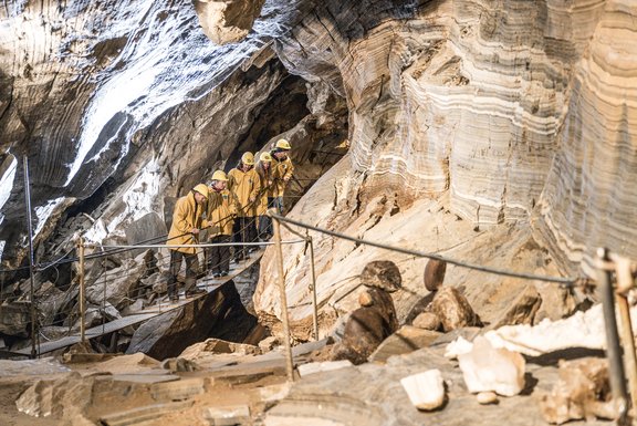 Schauhöhlenführung in der Spannagelhöhle Schauhöhlenführung in der Spannagelhöhle