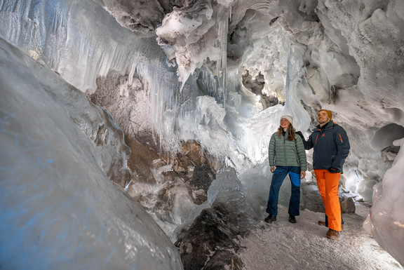Spezialtouren & Challenges im Natur Eis Palast Spezialtouren & Challenges im Natur Eis Palast