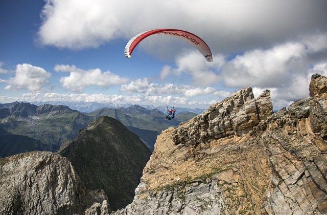 Paragliding in the Zillertal valley Paragliding in the Zillertal valley