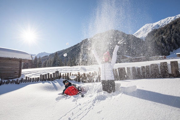 Winter- und Schneeschuhwandern im Tuxertal Winter- und Schneeschuhwandern im Tuxertal